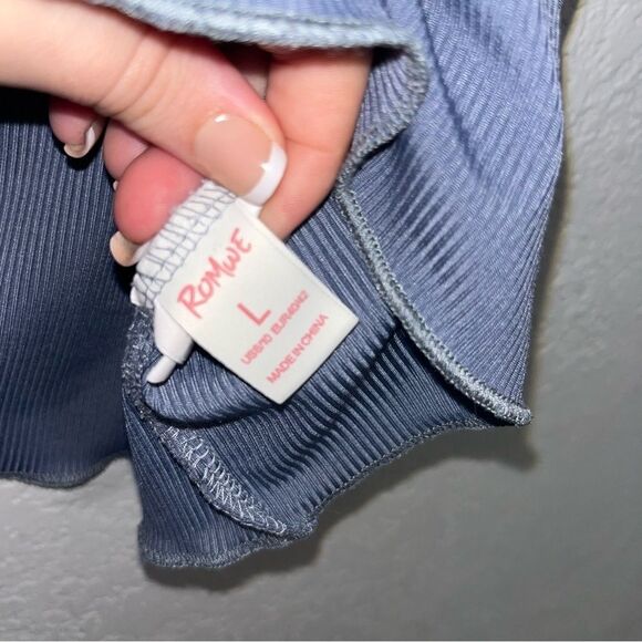 Blue Ribbed Cropped Tank Top - Picture 4 of 6